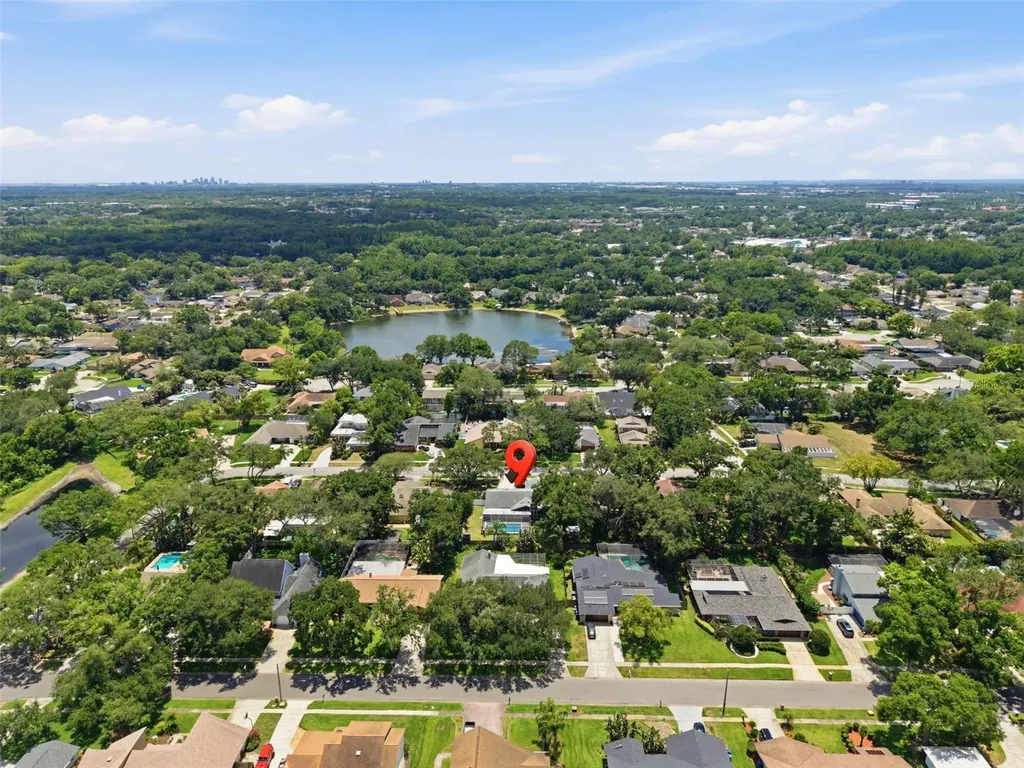 4221 Water Oaks Lane Tampa FL 33618