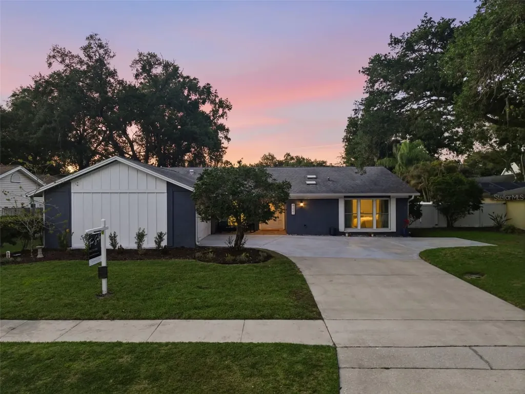 4221 Water Oaks Lane Tampa FL 33618