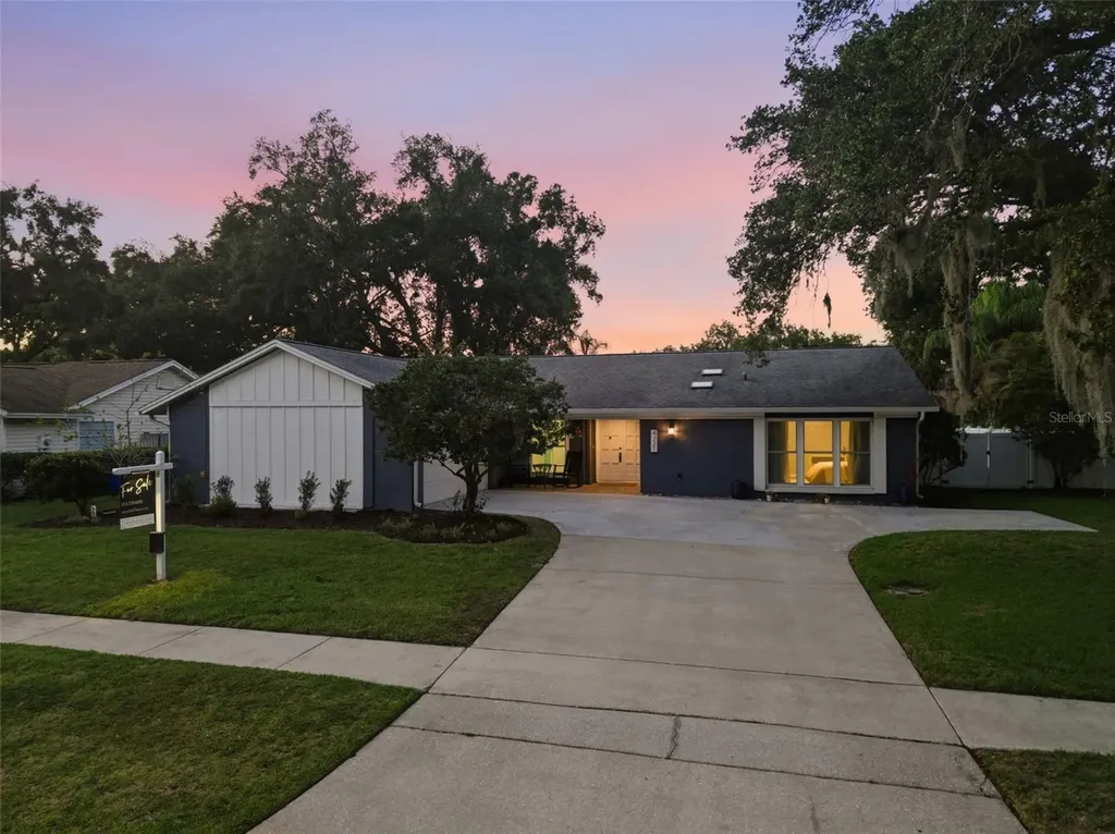 4221 Water Oaks Lane Tampa FL 33618