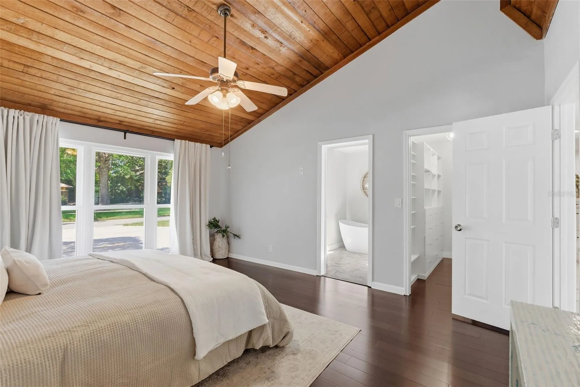 4221 Water Oaks Lane Tampa FL 33618