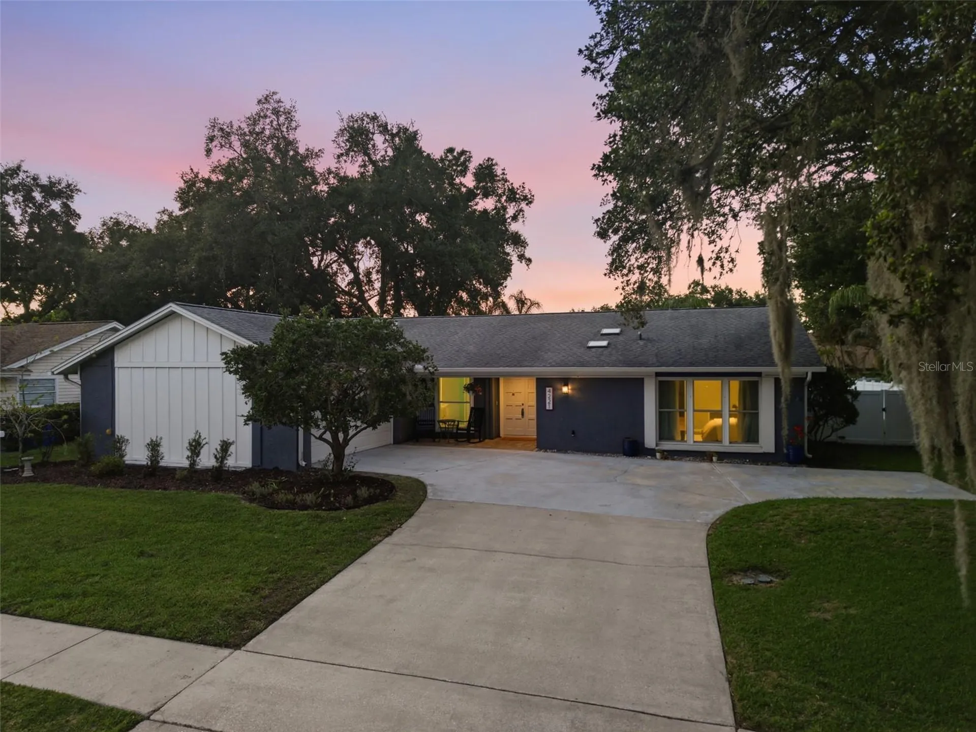 4221 Water Oaks Lane Tampa FL 33618