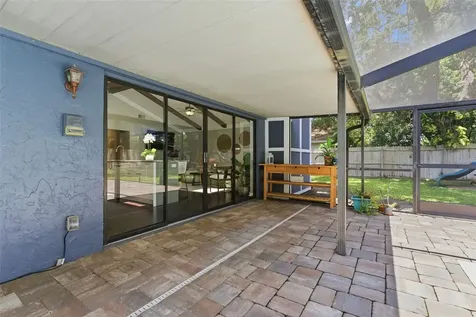 4221 Water Oaks Lane Tampa FL 33618