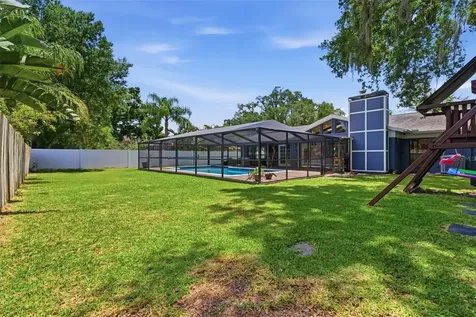 4221 Water Oaks Lane Tampa FL 33618