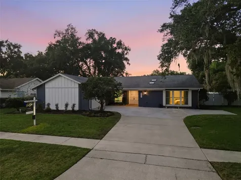 4221 Water Oaks Lane Tampa FL 33618