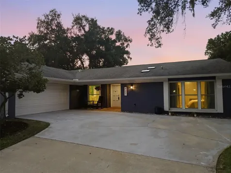 4221 Water Oaks Lane Tampa FL 33618