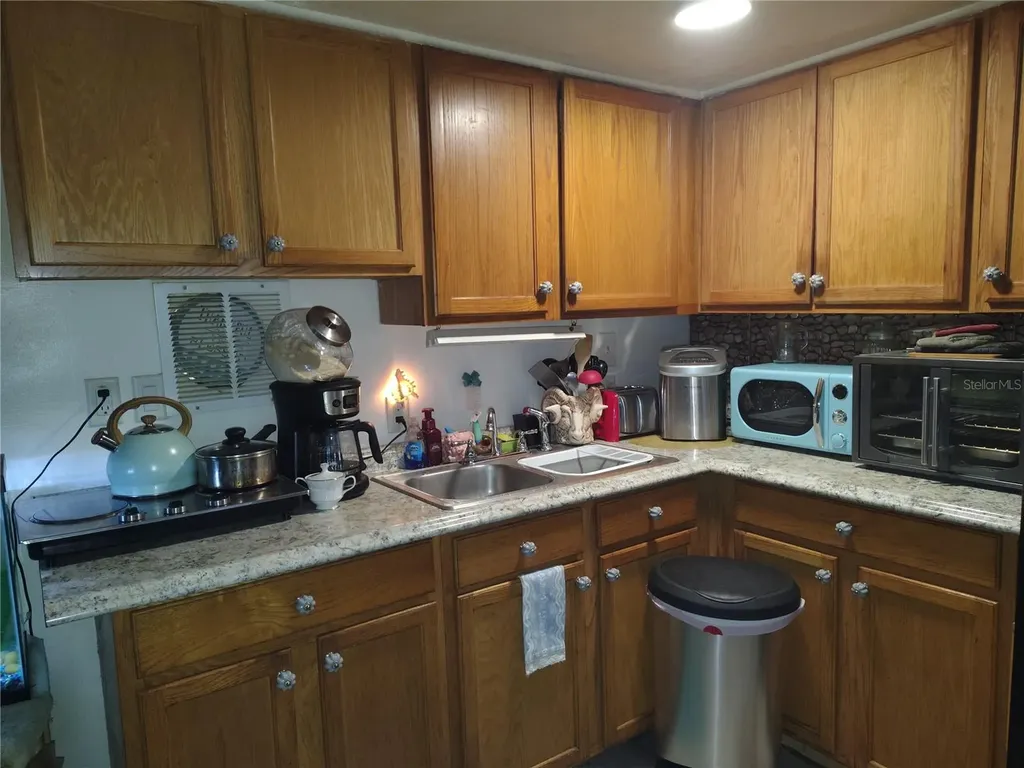 37748 Markland Avenue Zephyrhills FL 33542