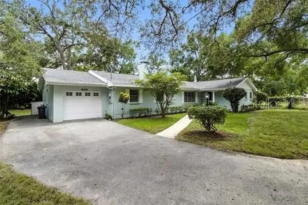 2510 Lake Ellen Drive Tampa FL 33618