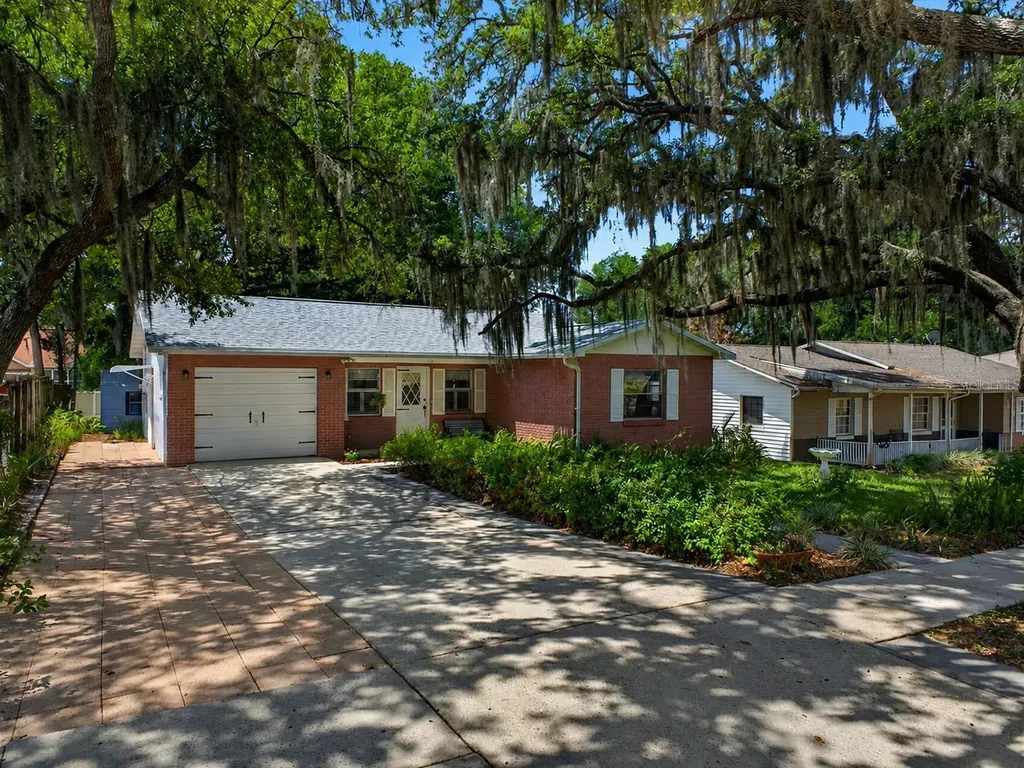 115 E Palm Street Davenport FL 33837
