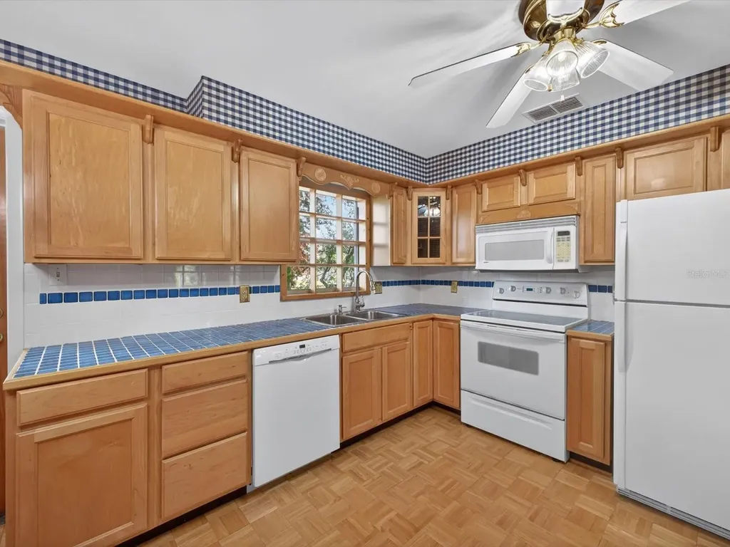 115 E Palm Street Davenport FL 33837