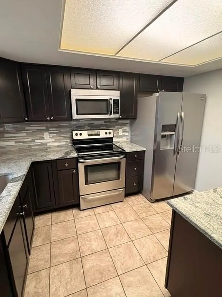 4014 Ashford Green Place Tampa FL 33613