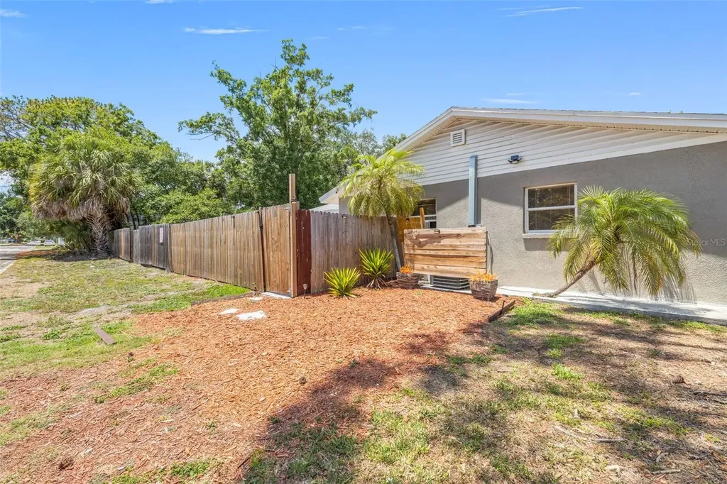 6802 Cresthill Court Tampa FL 33615