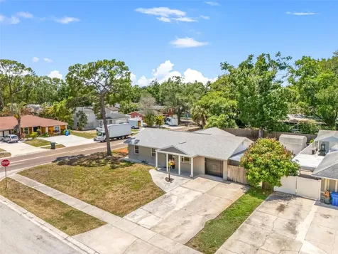 6802 Cresthill Court Tampa FL 33615