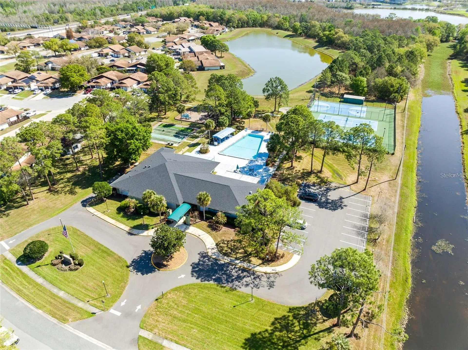 10044 Garrison Lane Orlando FL 32821