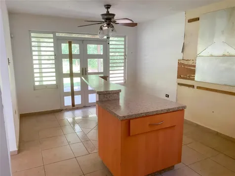 3 Sr 829 Bayamon PR 00957
