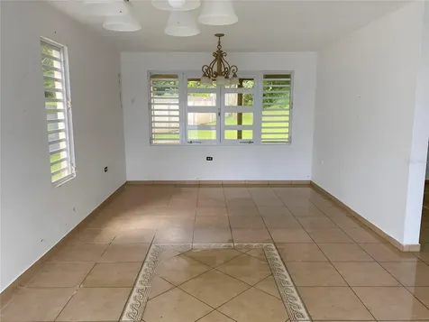 3 Sr 829 Bayamon PR 00957