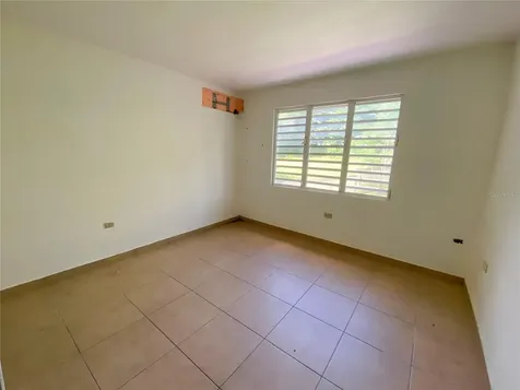3 Sr 829 Bayamon PR 00957