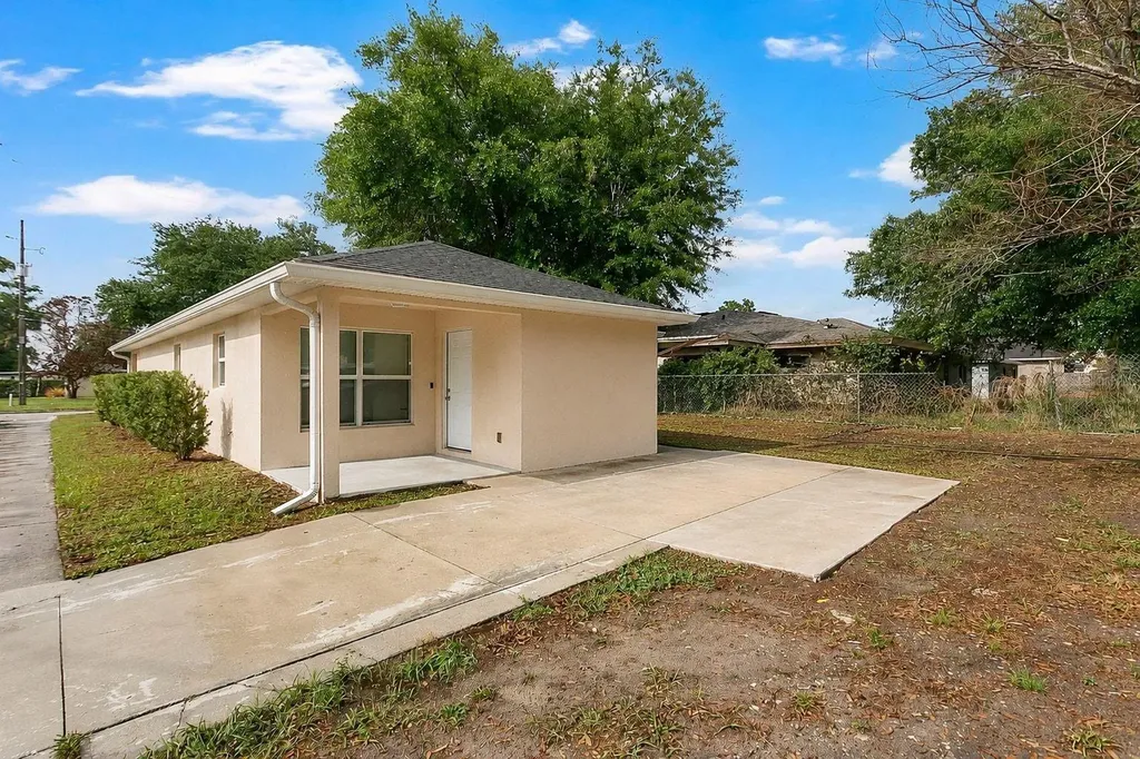 3936 Thomas Street Orlando FL 32805
