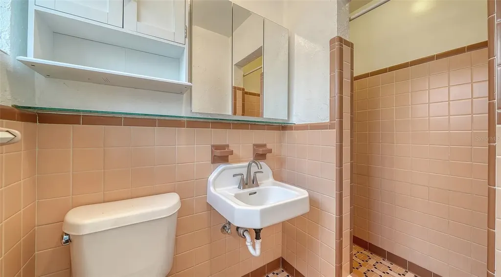 1903 Oak Street Sarasota FL 34236