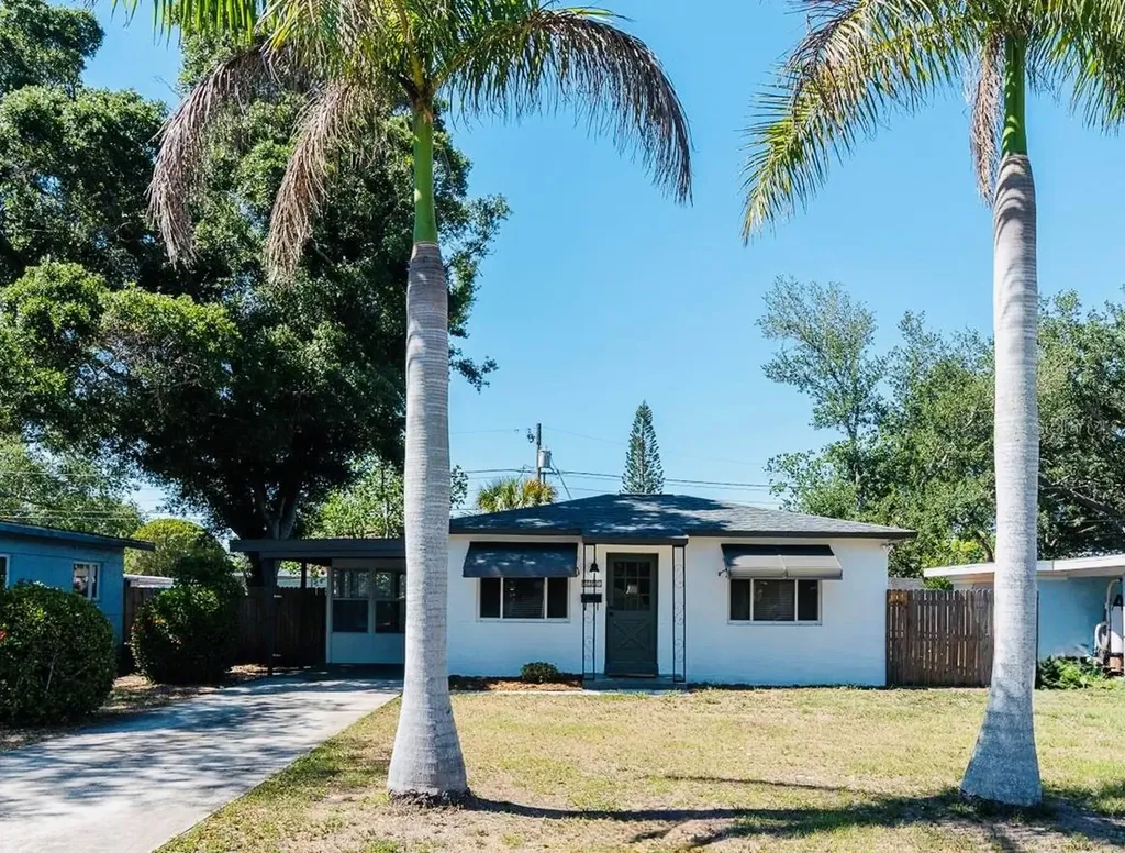 1221 53rd Avenue N St Petersburg FL 33703