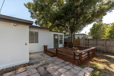 1221 53rd Avenue N St Petersburg FL 33703