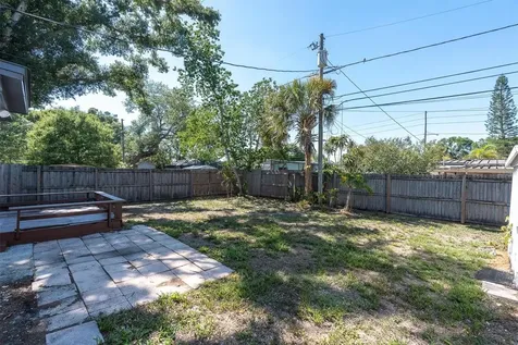 1221 53rd Avenue N St Petersburg FL 33703
