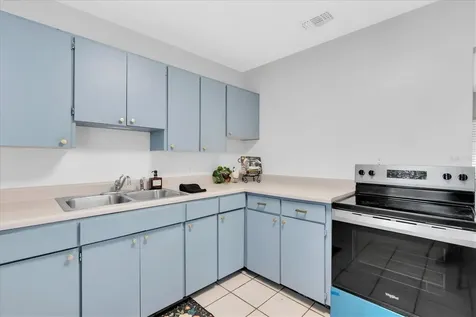 1221 53rd Avenue N St Petersburg FL 33703