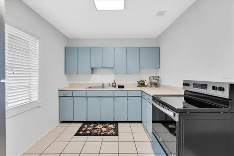 1221 53rd Avenue N St Petersburg FL 33703