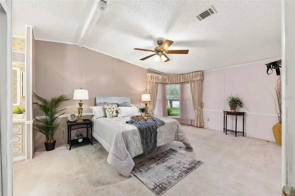 951 Oleander Street Lady Lake FL 32159