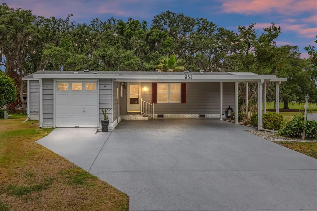951 Oleander Street Lady Lake FL 32159