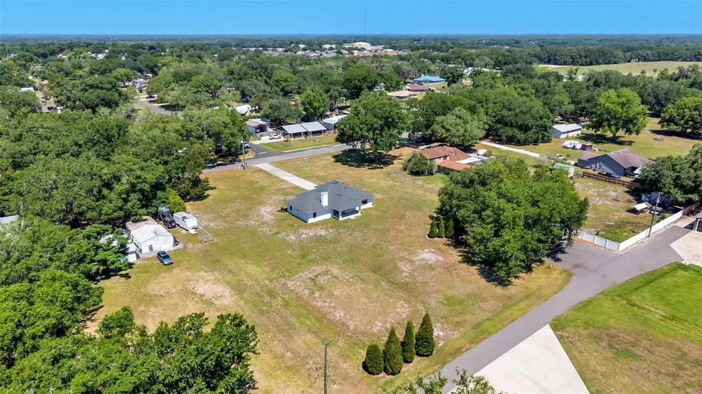 8525 N Campbell Road Lakeland FL 33810