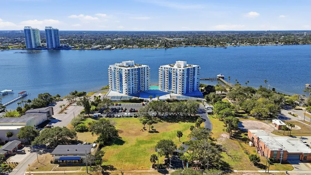 935 N Halifax Avenue Daytona Beach FL 32118