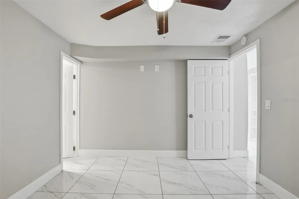 6033 W Amelia Street Orlando FL 32835