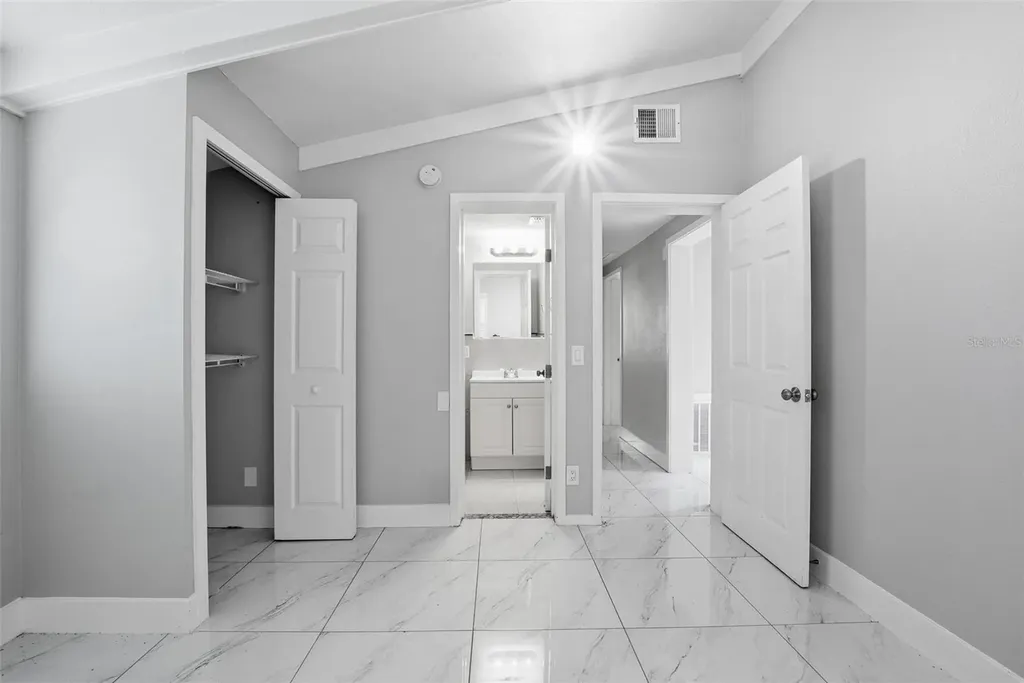 6033 W Amelia Street Orlando FL 32835