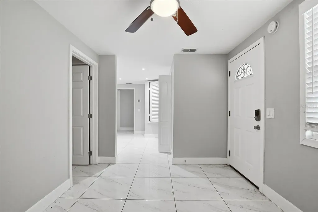 6033 W Amelia Street Orlando FL 32835