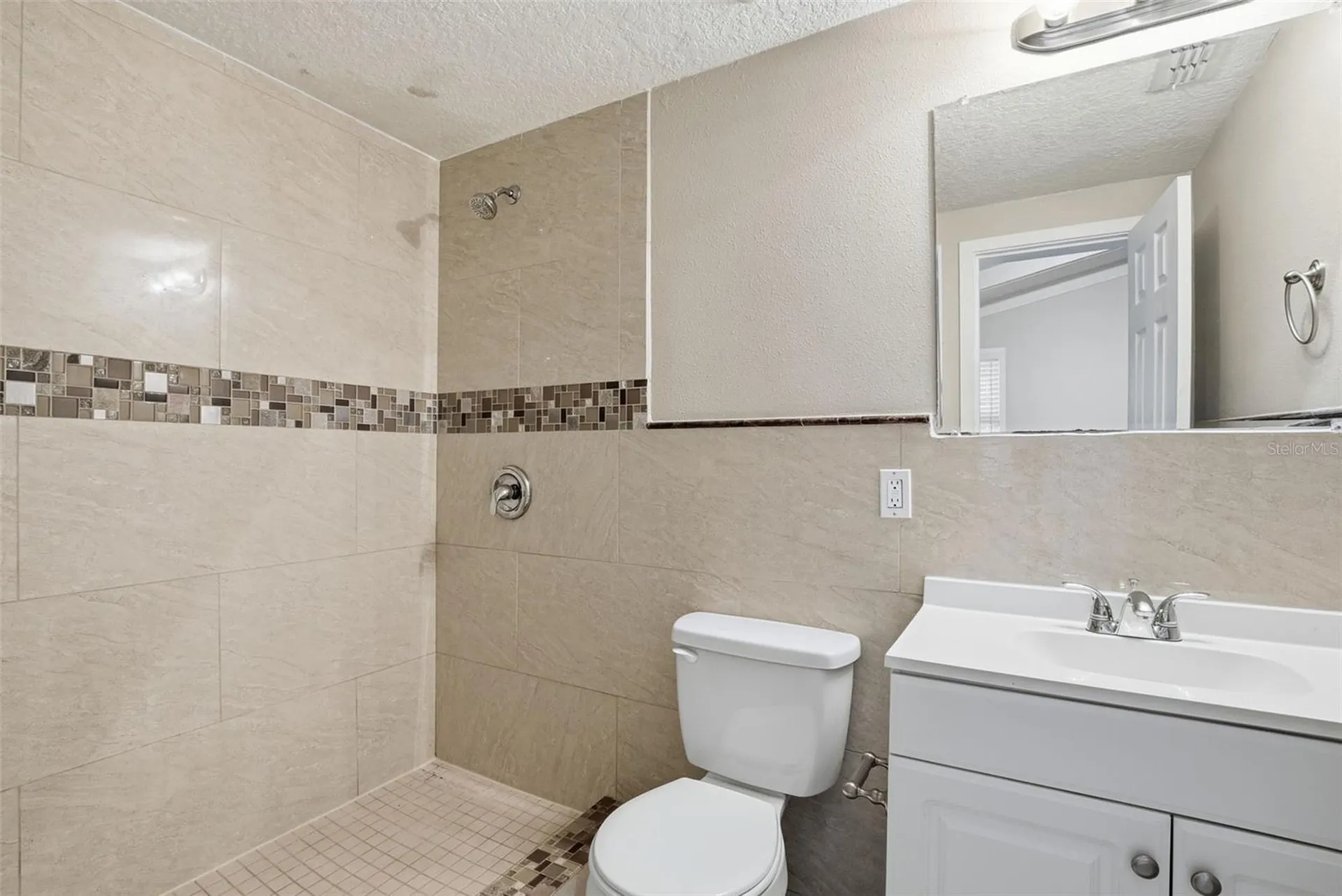 6033 W Amelia Street Orlando FL 32835