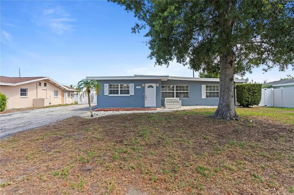 13733 Trinidad Drive Seminole FL 33776