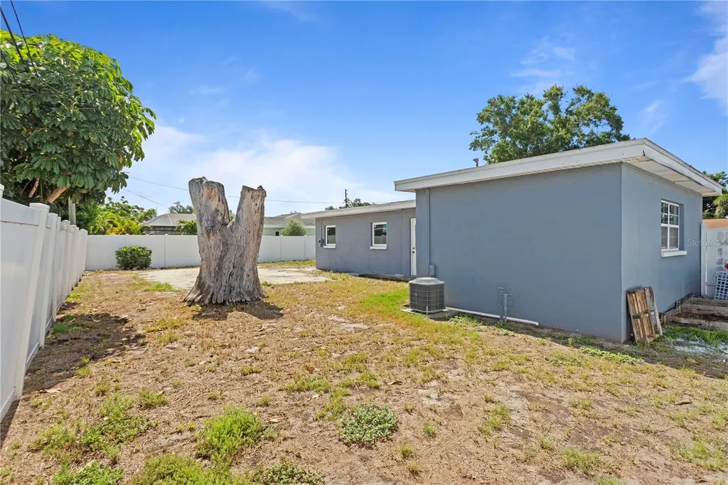 13733 Trinidad Drive Seminole FL 33776