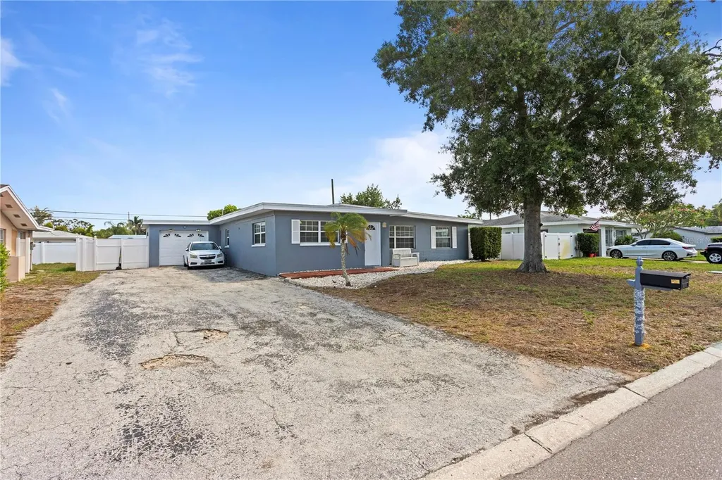 13733 Trinidad Drive Seminole FL 33776