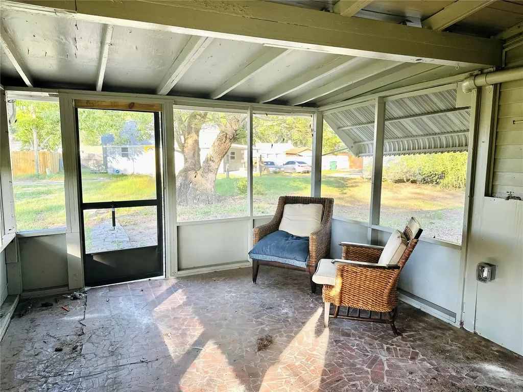 5654 12th Street Zephyrhills FL 33542