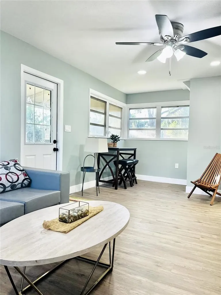 5654 12th Street Zephyrhills FL 33542