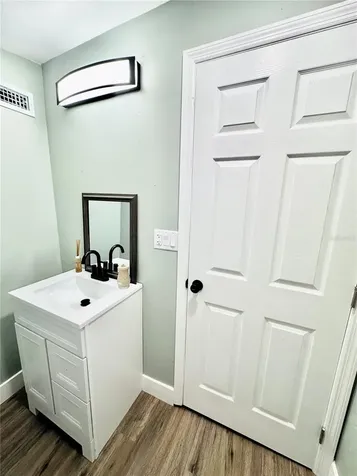 5654 12th Street Zephyrhills FL 33542