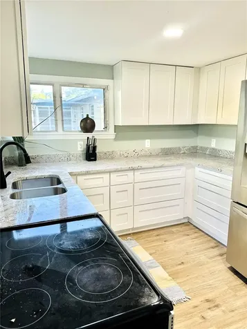 5654 12th Street Zephyrhills FL 33542
