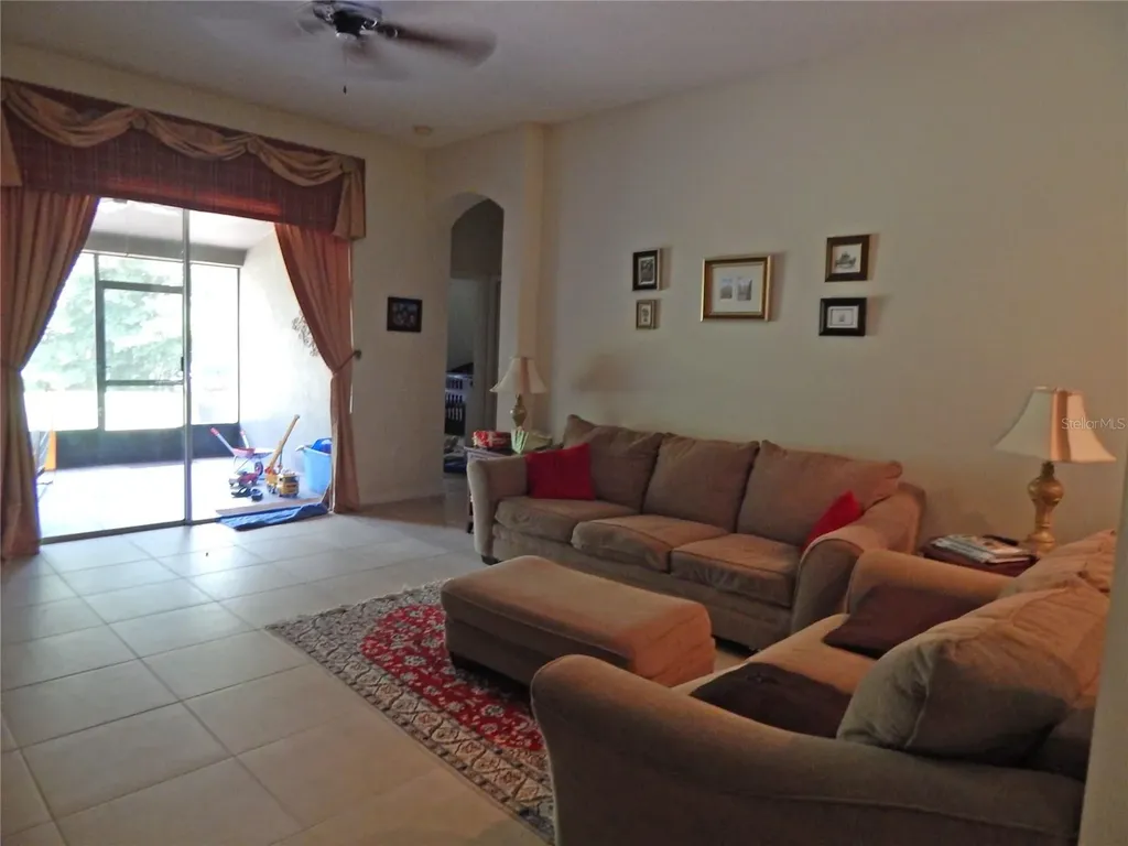 6433 Bridgecrest Drive Lithia FL 33547
