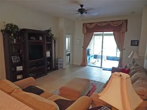6433 Bridgecrest Drive Lithia FL 33547