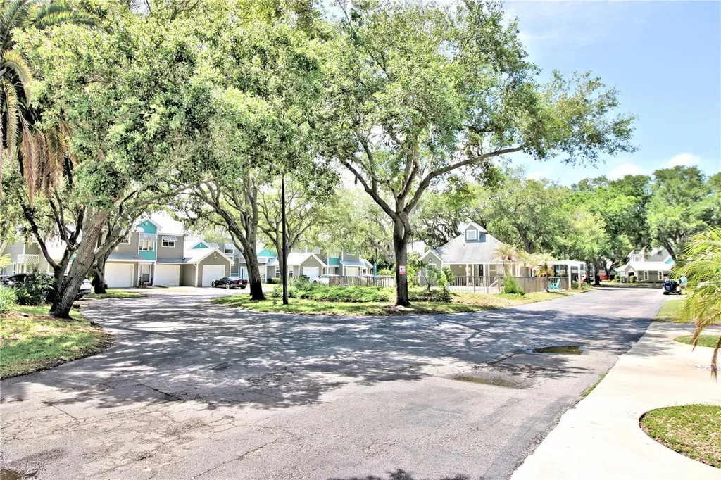 101 Grand Oaks Circle Daytona Beach FL 32114