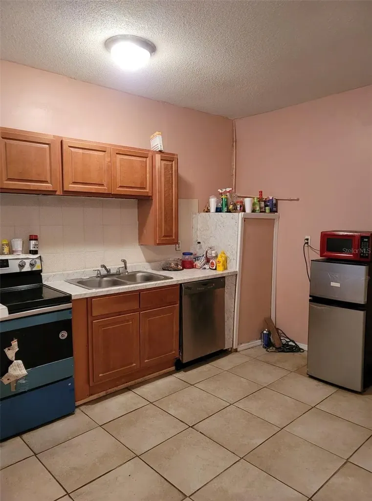 107 E Cypress Street Kissimmee FL 34744