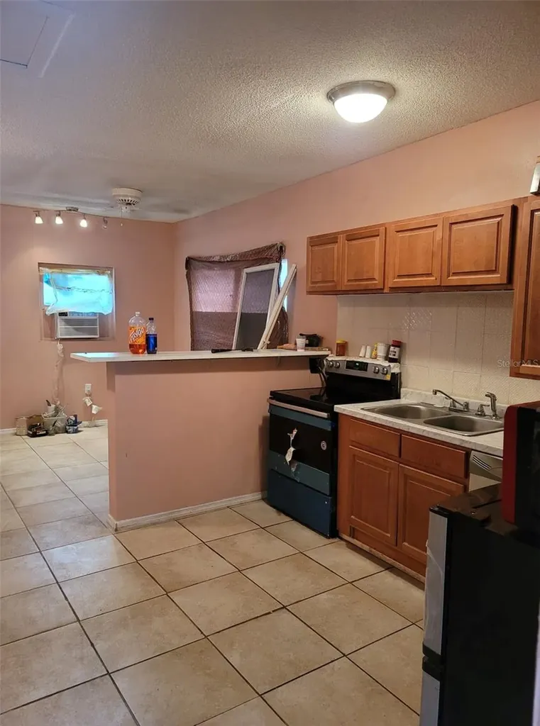 107 E Cypress Street Kissimmee FL 34744