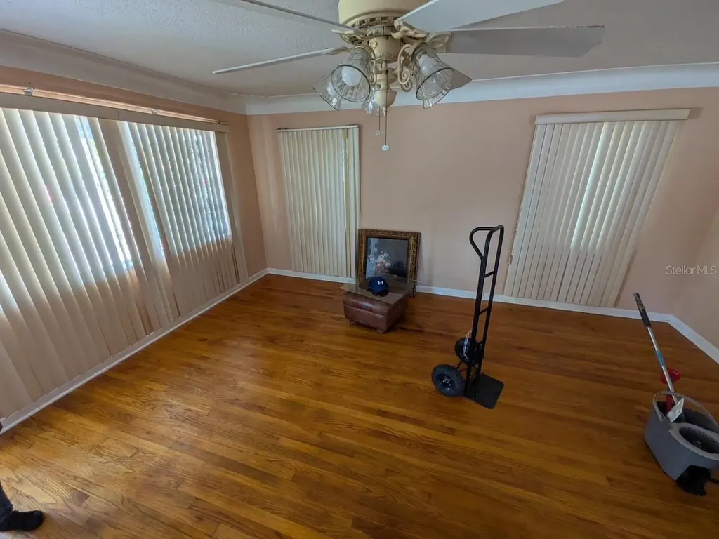 4462 46th Avenue N St Petersburg FL 33714