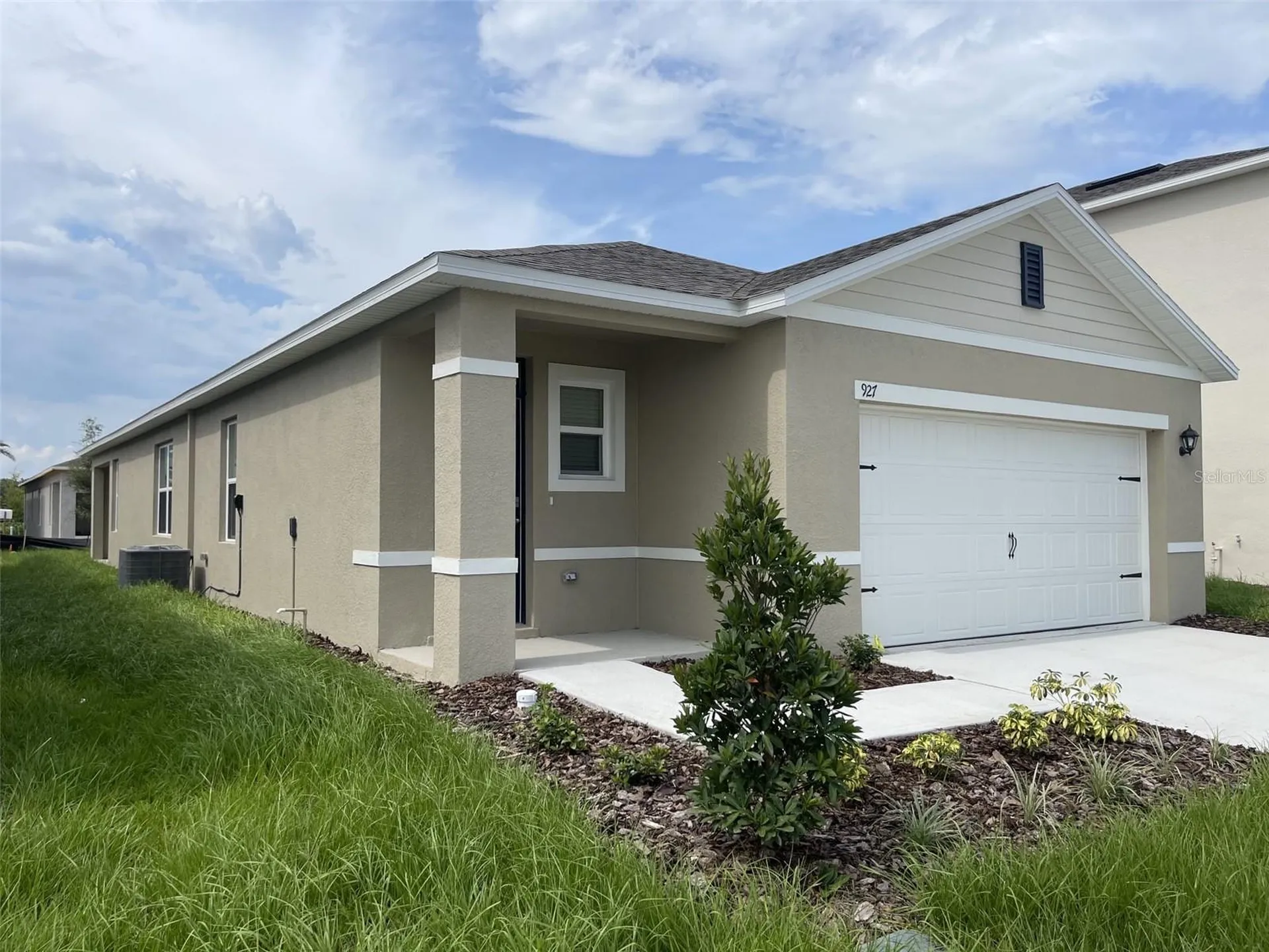 927 Waterfall Boulevard Davenport FL 33837