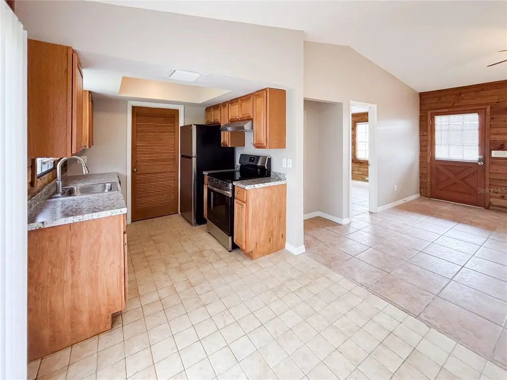 610 King Henry Court Seffner FL 33584